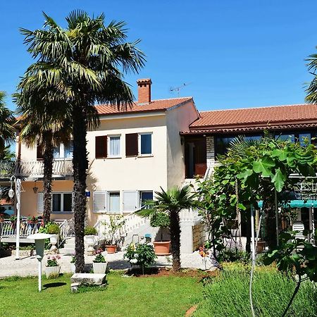 Apartments Nela Poreč Buitenkant foto